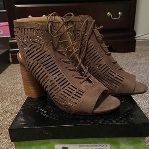 Size 9.5 heeled sandals